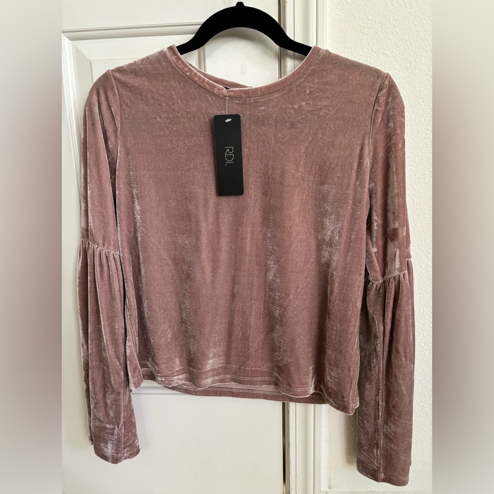 New with tags, RDI. Velvet long sleeve blouse xs